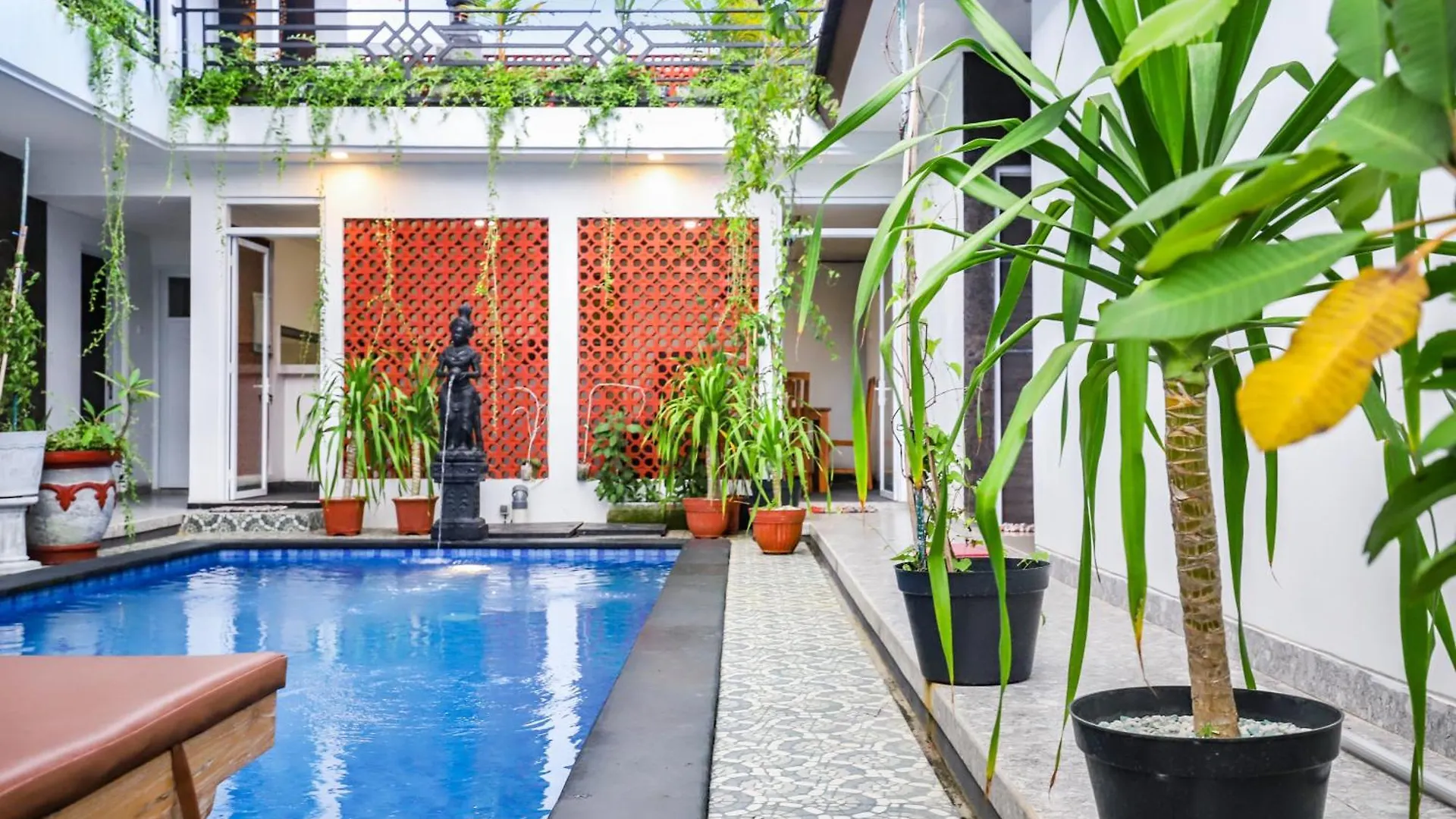 White Blue House 5 - Pvt Room, Shared Pool&Kitchen Ubud  Guest house Ubud (Bali)