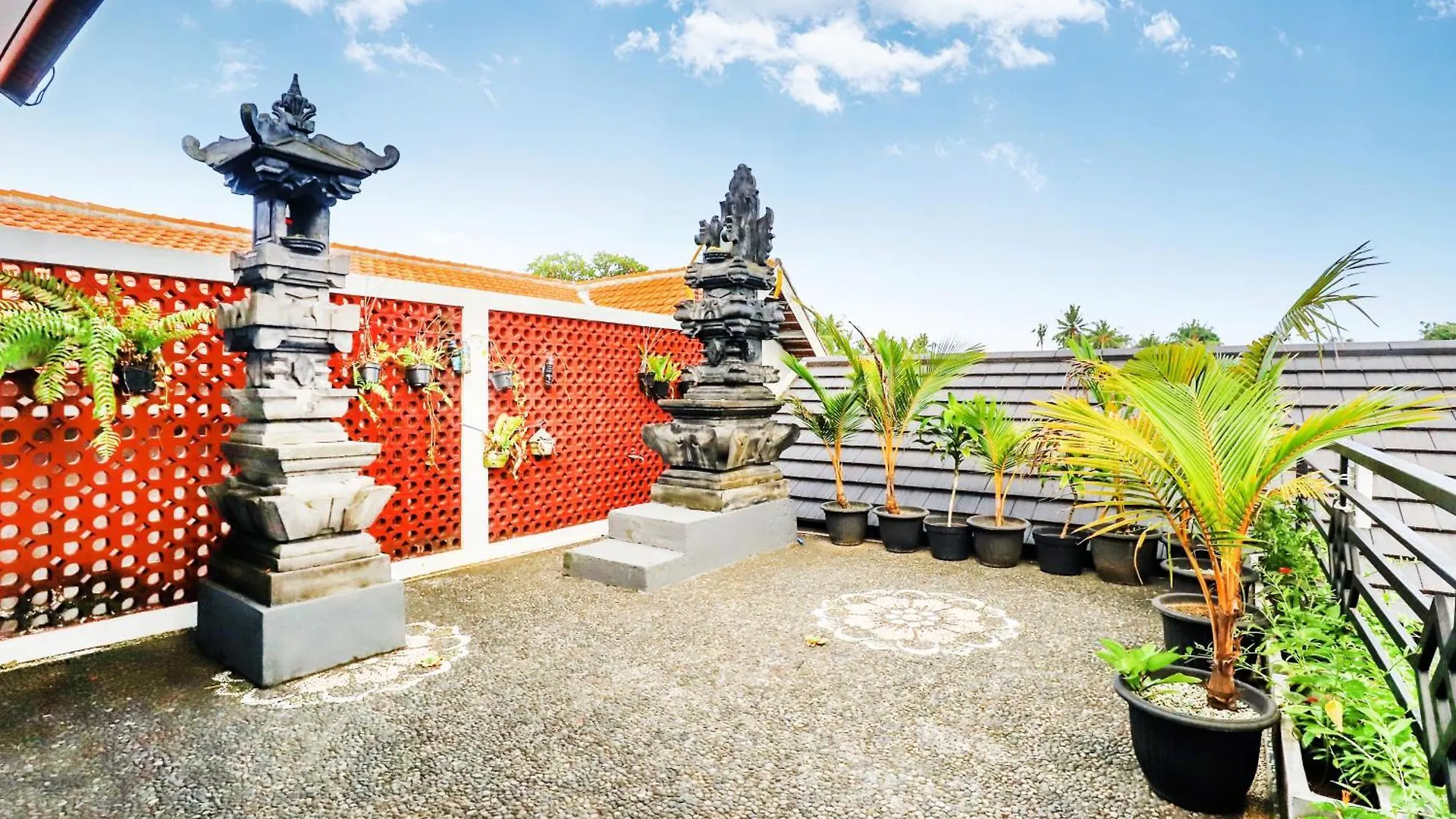 White Blue House 5 - Pvt Room, Shared Pool&Kitchen Ubud  0*, Ubud (Bali) Indonesia