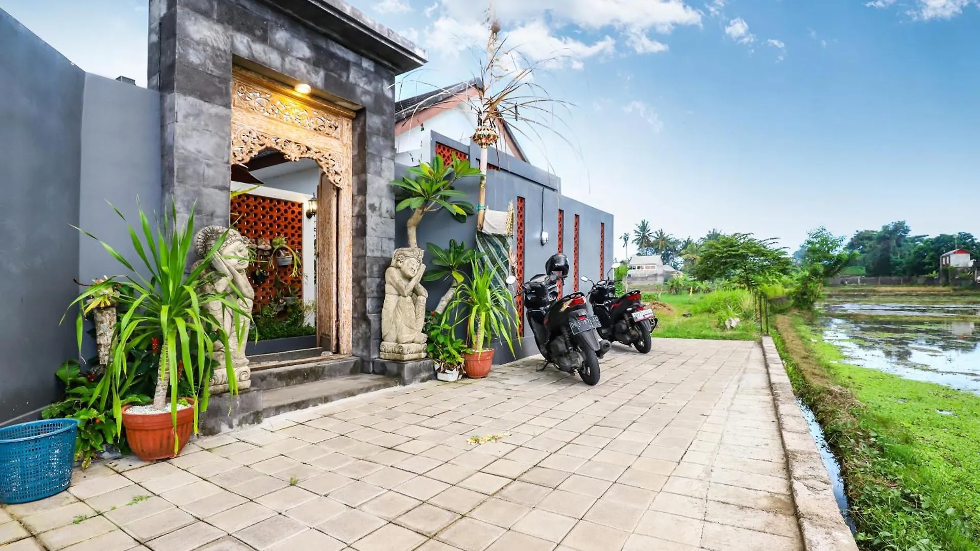 Guest house White Blue House 5 - Pvt Room, Shared Pool&Kitchen Ubud